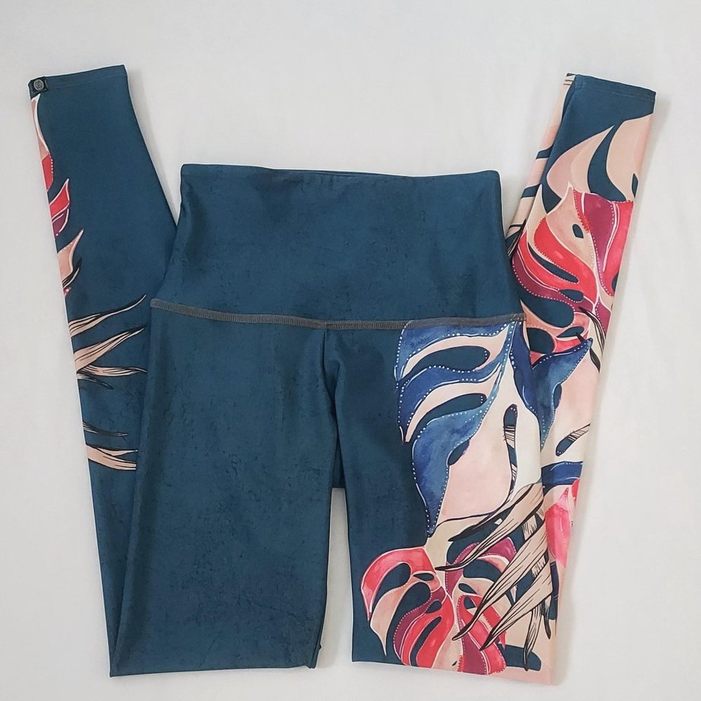 NWOT Onzie Women's Floral Pattern Long - Legging Blue/Green/Multicolored Size XS